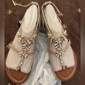 G by Guess Womens Deers Fabric Split Toe Casual Ankle Strap, Gold, Size 8.5 BNIB